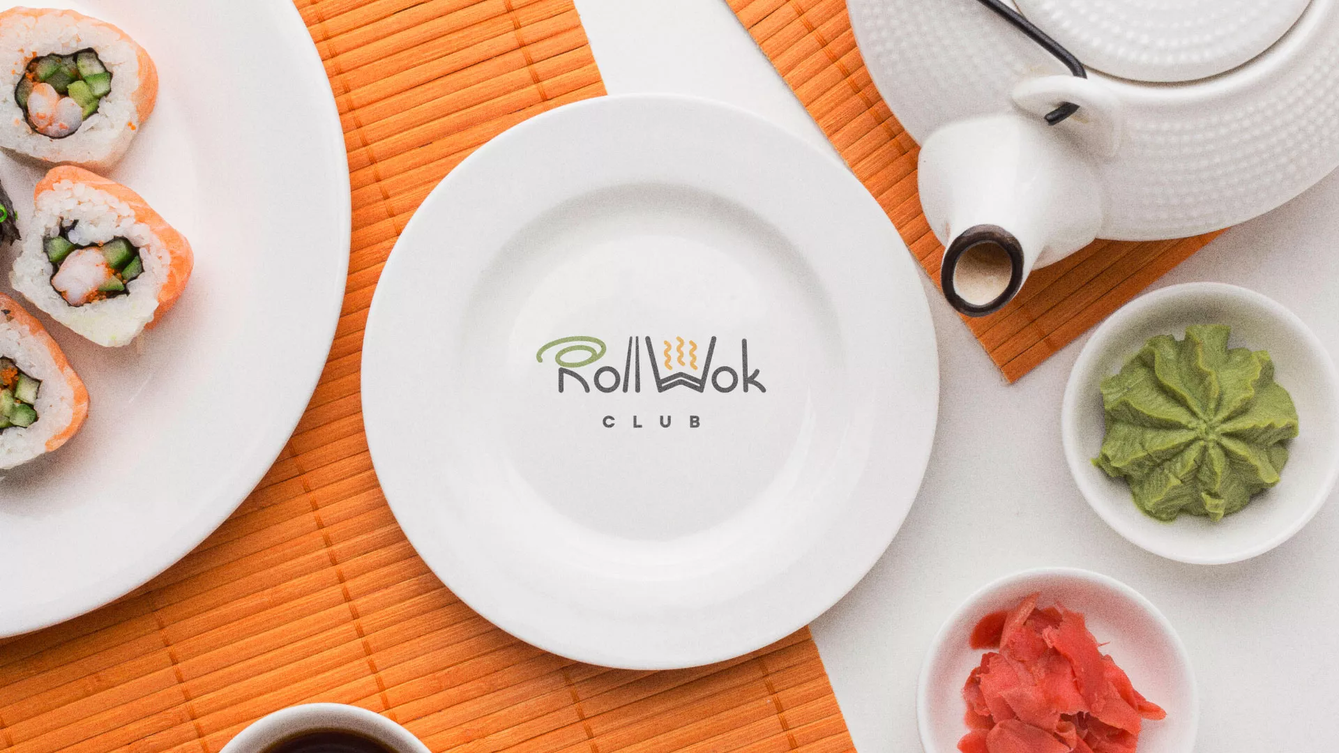 Разработка логотипа и фирменного стиля суши-бара «Roll Wok Club» в Осташкове